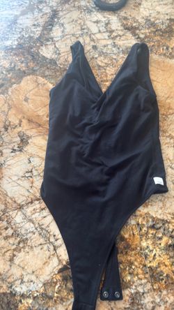 vuori black v neck body suit. size XS