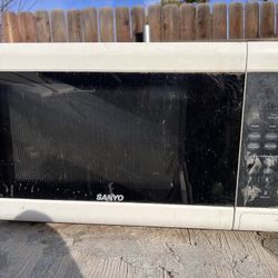 Sanyo Microwave 