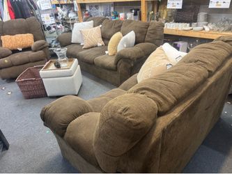 Sofa love seat & recliner living room set $399