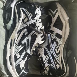 Balenciaga Runner “black white” (used)