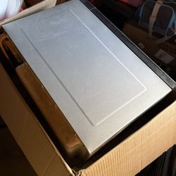 Microwave (needs cleaning) 