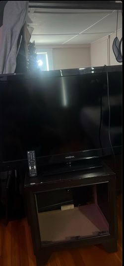 Selling Tv INSIGNIA TV has The Remote