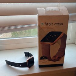 Fitbit Versa Watch Rose gold