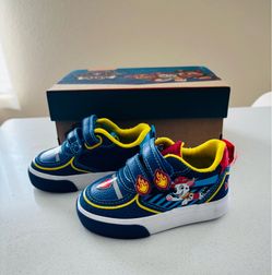 Tenis  talla 5