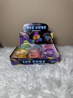 Viral   glittery  squishy cube