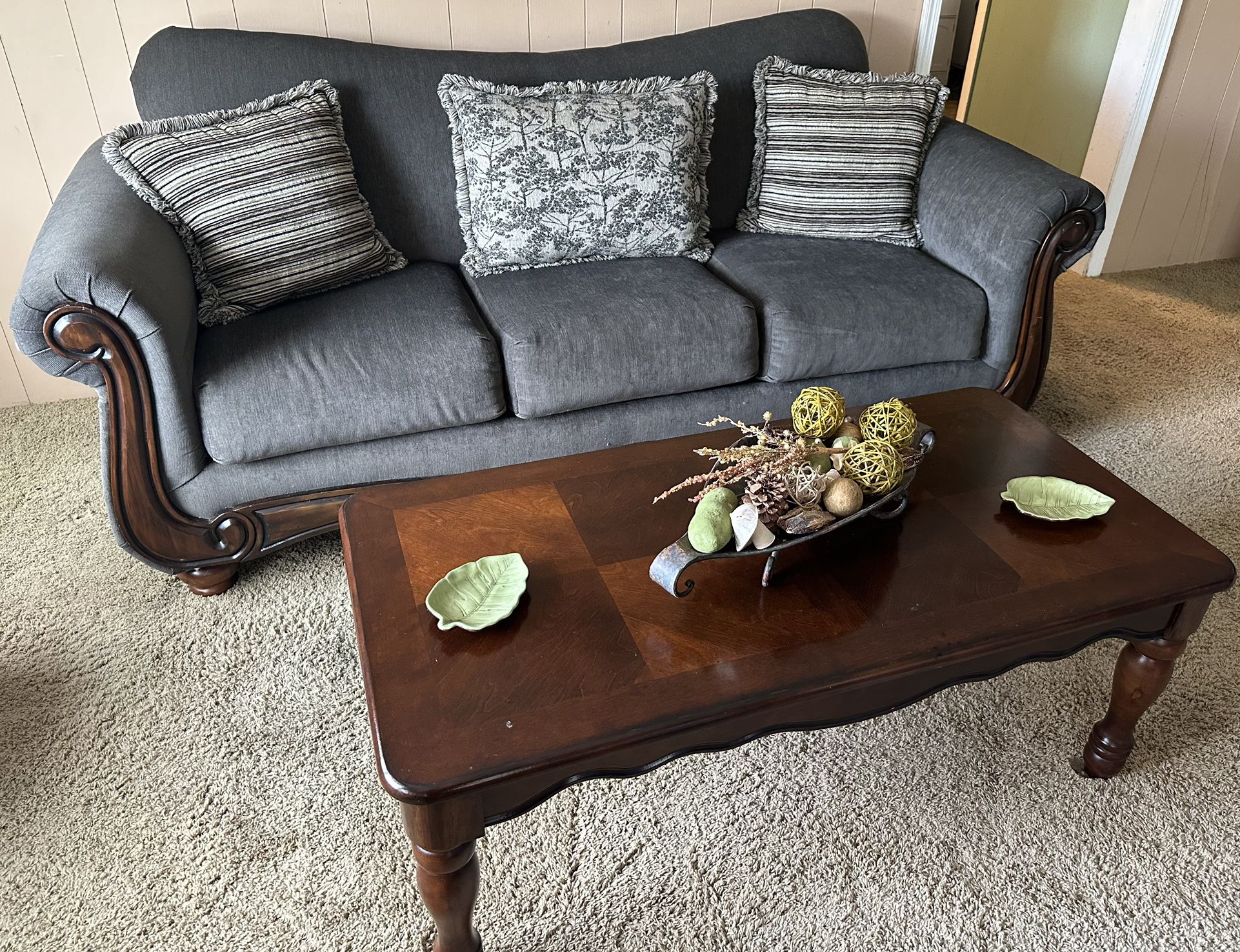 5-piece Barely Used Living Room Set + Lamps