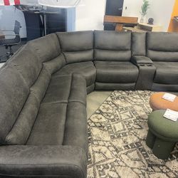 New Power Reclining Sectional.  Granite Grey.  134x121x40H.  Free Delivery!