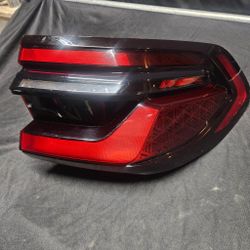 BMW X7  G07 Right Side Tail Light