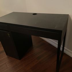 IKEA MICKE DESK