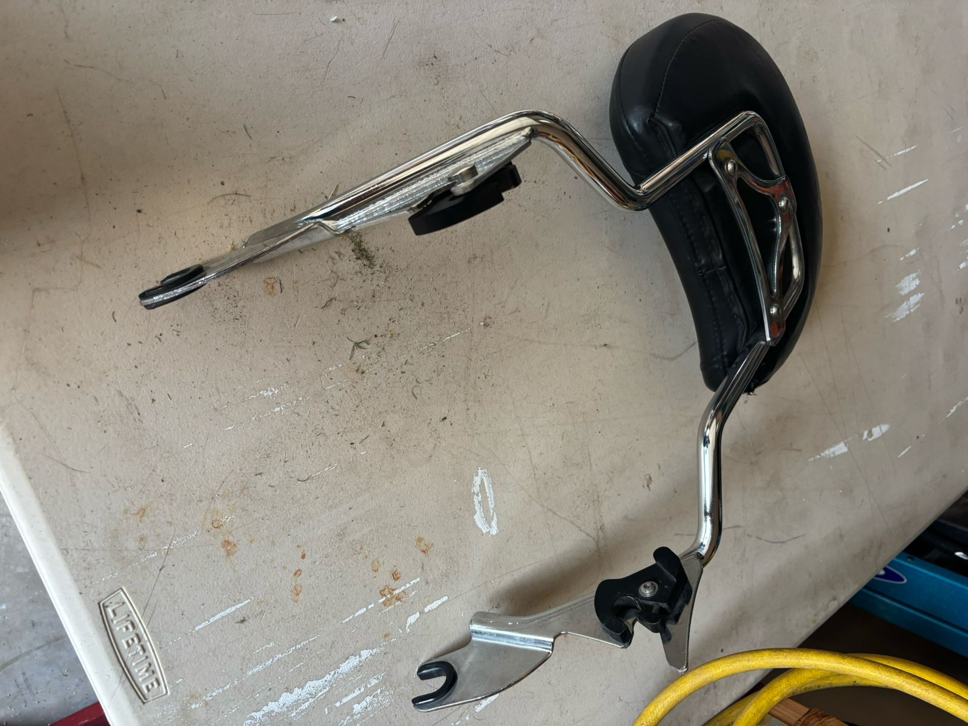 HARLEY DAVIDSON BACK REST (passenger)