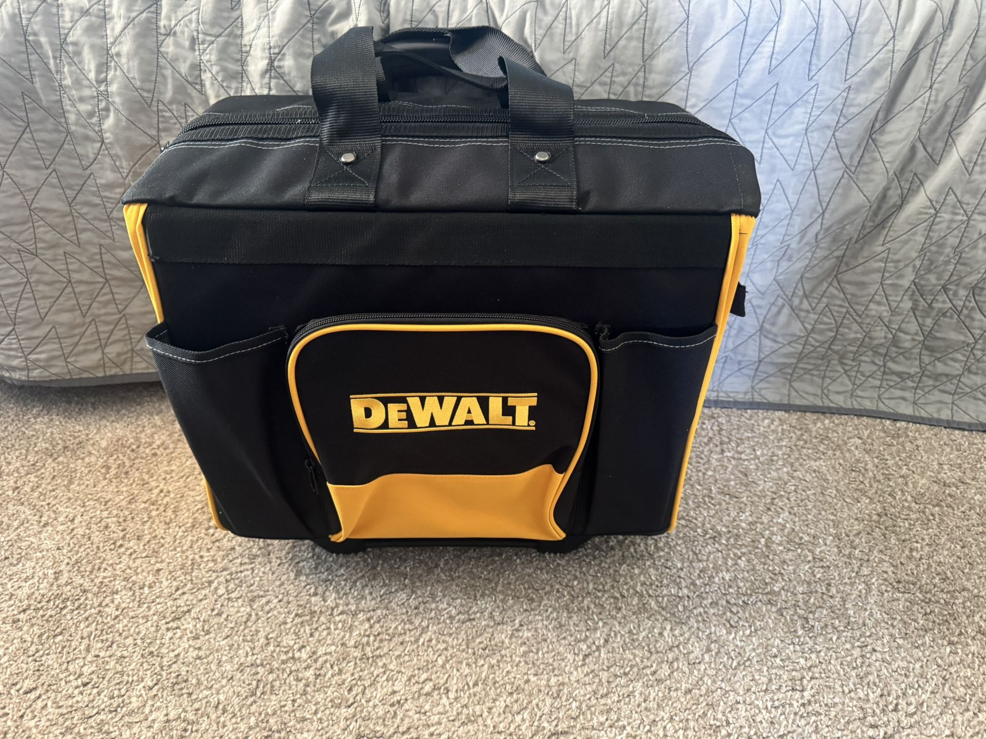Dewalt Roller Bag