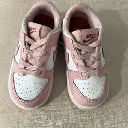 Pink Nike size 7 toddler