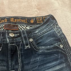 pantalones rock revival