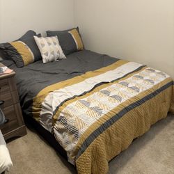Queen Size Bed And Boxspring