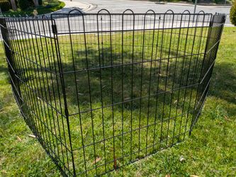 Pet enclosure