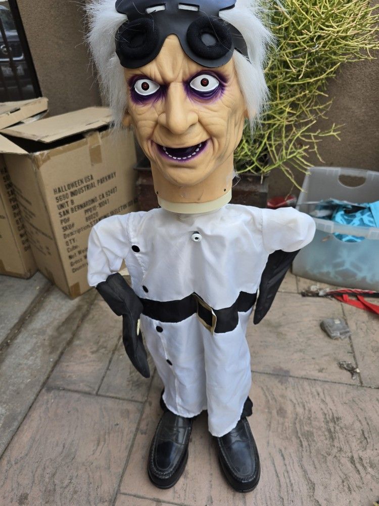 Halloween Decoration Scientist