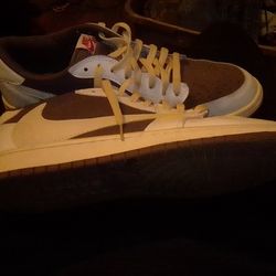 Travis Scott Jordan 1s