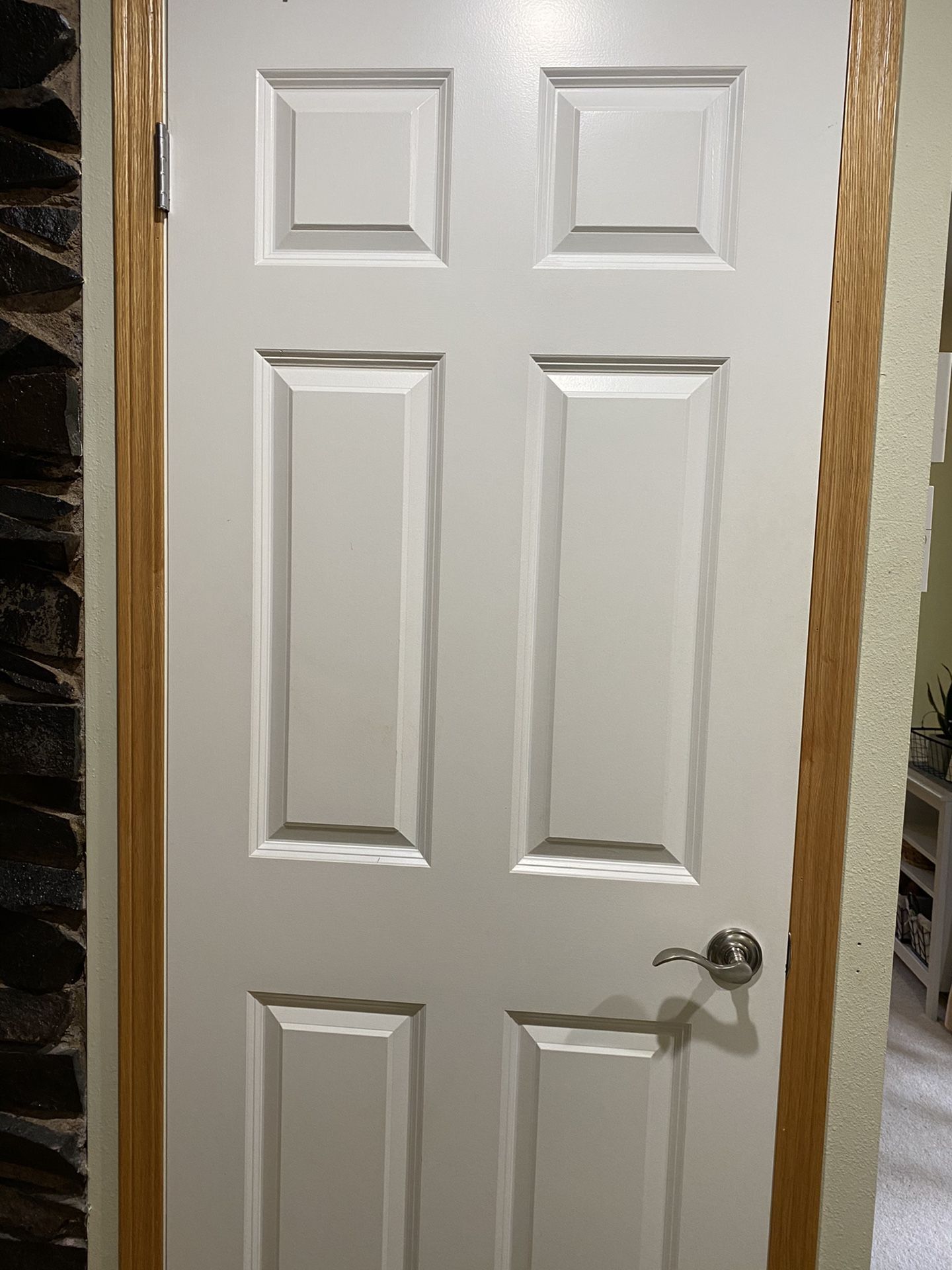 Painted Interior doors w/knobs, hinges