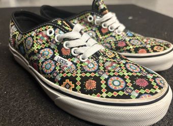 Vans Authentic Dia De Muertos Glow In The Dark skate shoes - Preowned Men’s 7