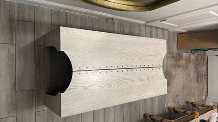Cocktail table