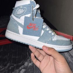 Wmns Jordan 1 Retro High OG Denim 