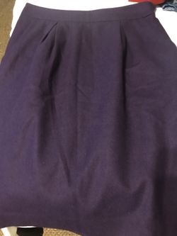 Ladies simply Vera wang size 8 purple wool career skirt