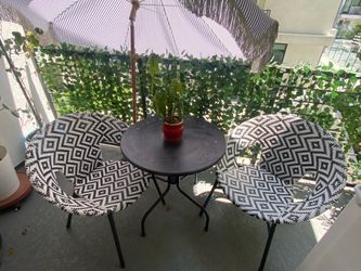 World market black metal round table