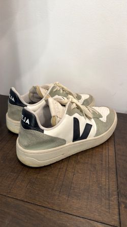 Veja V-90 Leather & Suede Sneakers Men’s US 10 / EU 43