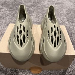 Yeezy Foam Run  RNR- Size14
