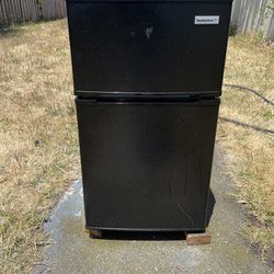 Mini Black fridge BestAppliance brand in working condition 