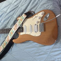 Squier Affinity Series Stratocaster HSS Limited-Edition Electric Guitar Natural with Fender Amp