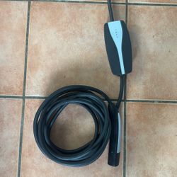 Tesla Mobil Charger