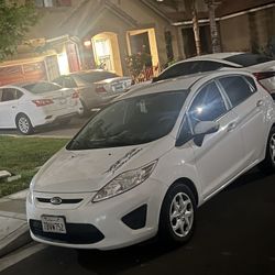 🚘 2013 Ford Fiesta SE Hatchback
