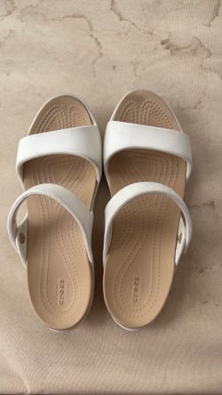 Crocs size 8