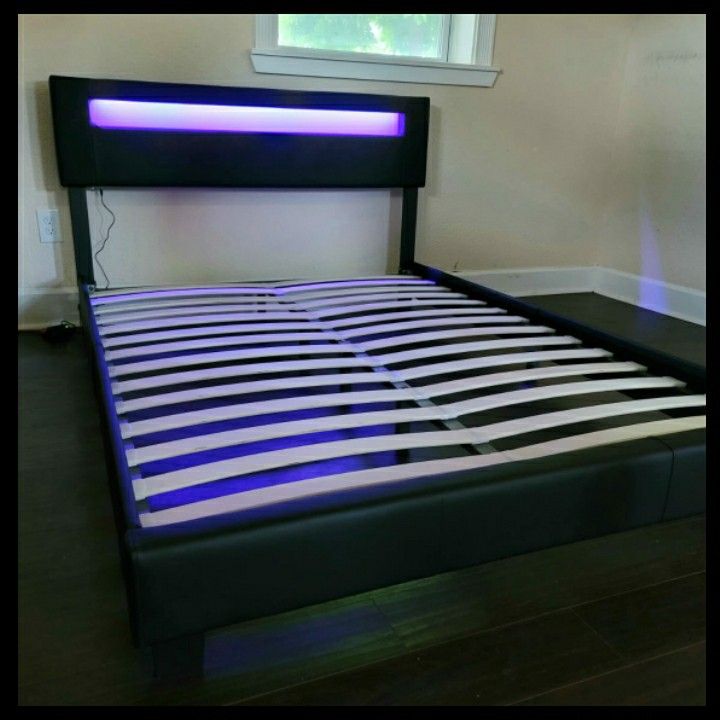 NEW IN BOX FULL UPHOLSTERED BED FRAME PLATFORM 😊 MATTRESS SOLD SEPARATELY