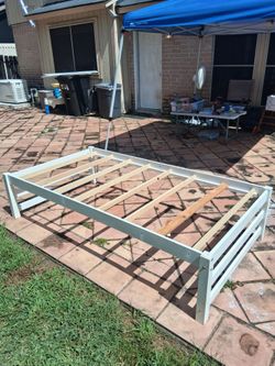 Twin size bed