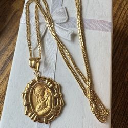 18k SAUDI GOLD  MOTHER & CHILD PENDANT NECKLACE   18” 3.7 Grams