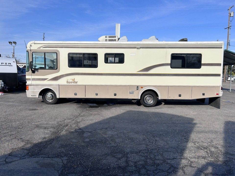 19967 Fleetwood Bounder