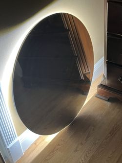 31" Round  Heavy Lighted Wall Hanging Mirror