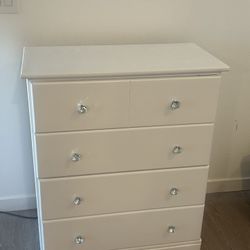 Cute white dresser with diamond knobs