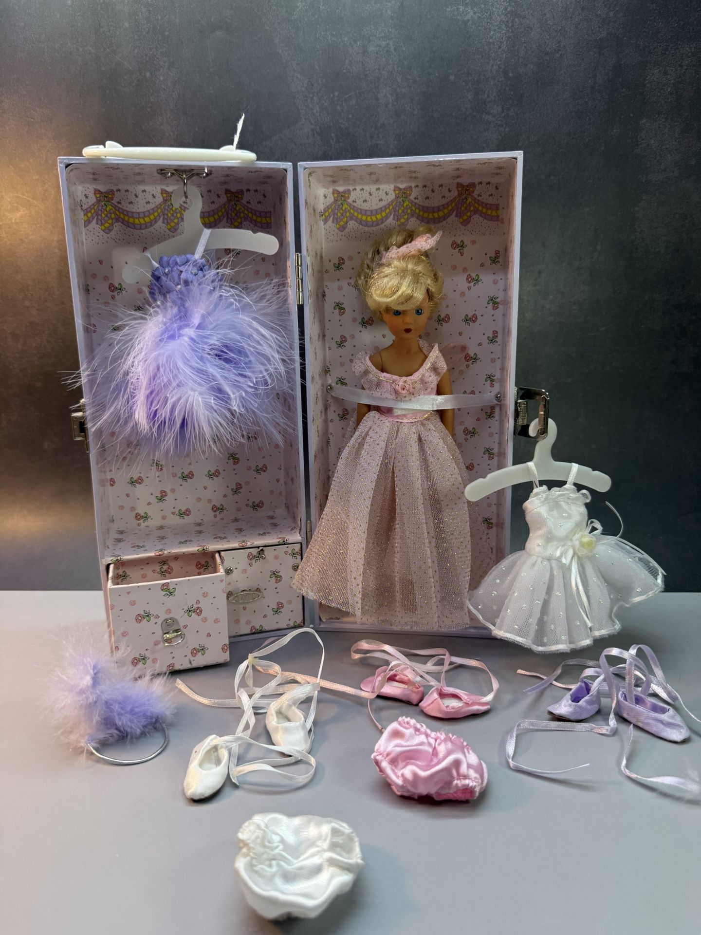 Free Shipping Beautiful Show Stoppers 1990s 9” Ballerina Doll with Musical Travel Trunk.