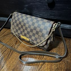 Louis Vuitton Favorite Brown Size 10” for Sale in Artesia, CA - OfferUp