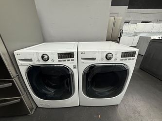 LG Washer and Dryer Gas Set