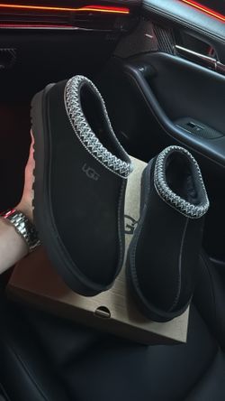 Black Ugg Tasmans 