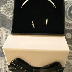 Victoria’s Secret Earring & Bracelet Gift Set 