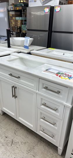 42” CAVILLE vanity with top