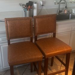 Set of chairs