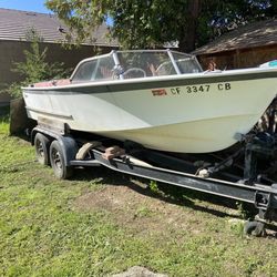 Boat For Sale !! Hello My Dad And I Were Gifted This Beautiful Boat, Thing Is We Don’t Really Go Out On The Water Like That. PM If Interested 