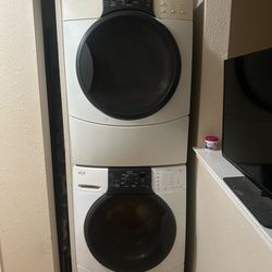 Stack washer and dryer set