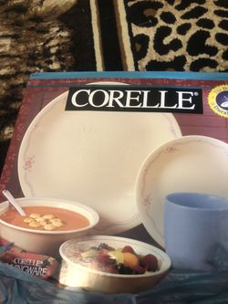 New Corelle 20 Piece Dinner set in the box
